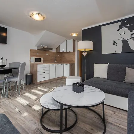 Nena Apartmani Vir Exterior photo