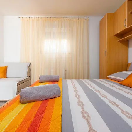 Nena Apartmani Vir Exterior photo