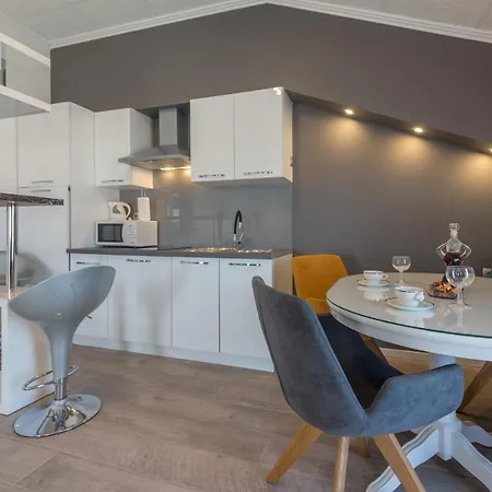Nena Apartmani Vir Exterior photo